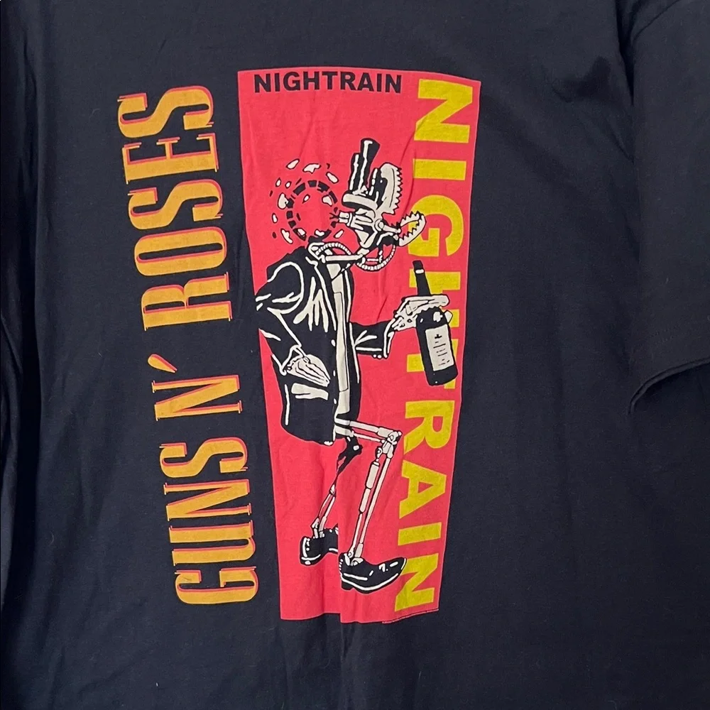 Rare Black Graphic Guns N Roses 2016 Tour T-Shirt - Picture 2 of 5